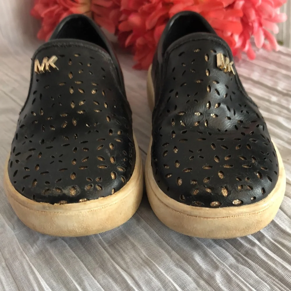 MICHAEL KORS Jem Olivia toddler girls size 8 navy blue & gold eyelet sneakers
